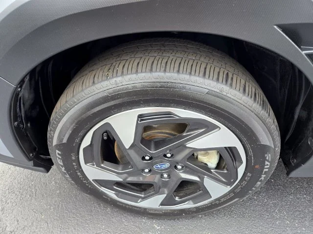 Used 2024 Ice Silver Metallic Subaru Limited image 26