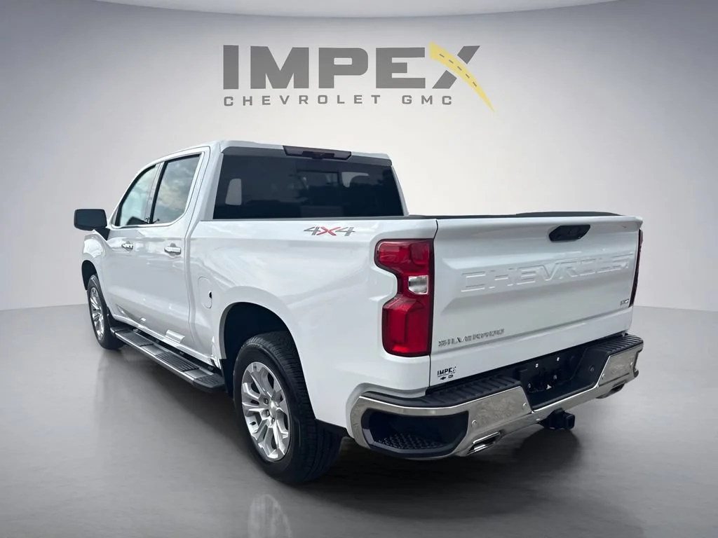 Used 2025 Summit White Chevrolet LTZ image 3