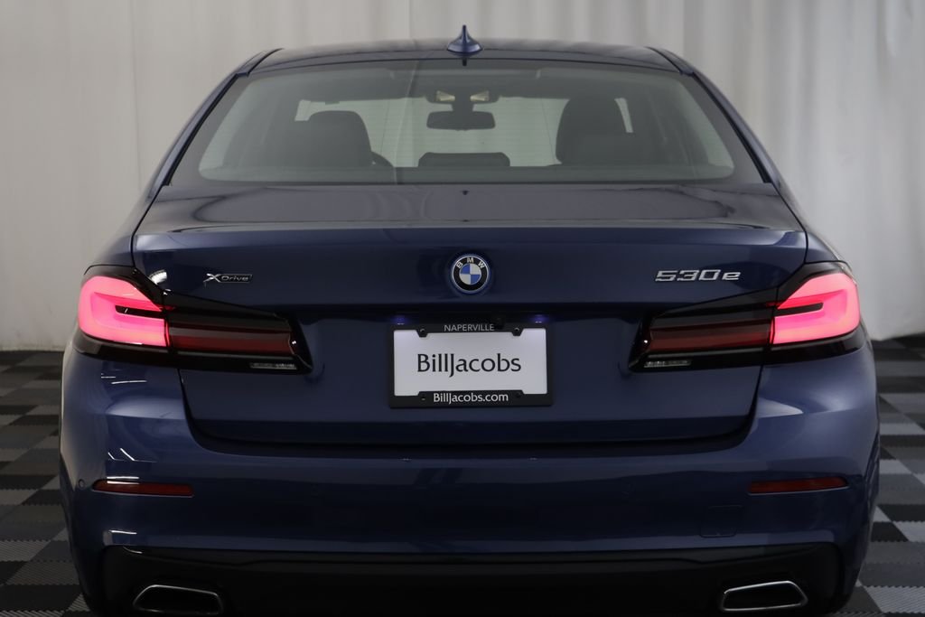 Used 2022 Phytonic Blue Metallic BMW 530e iPerformance image 16