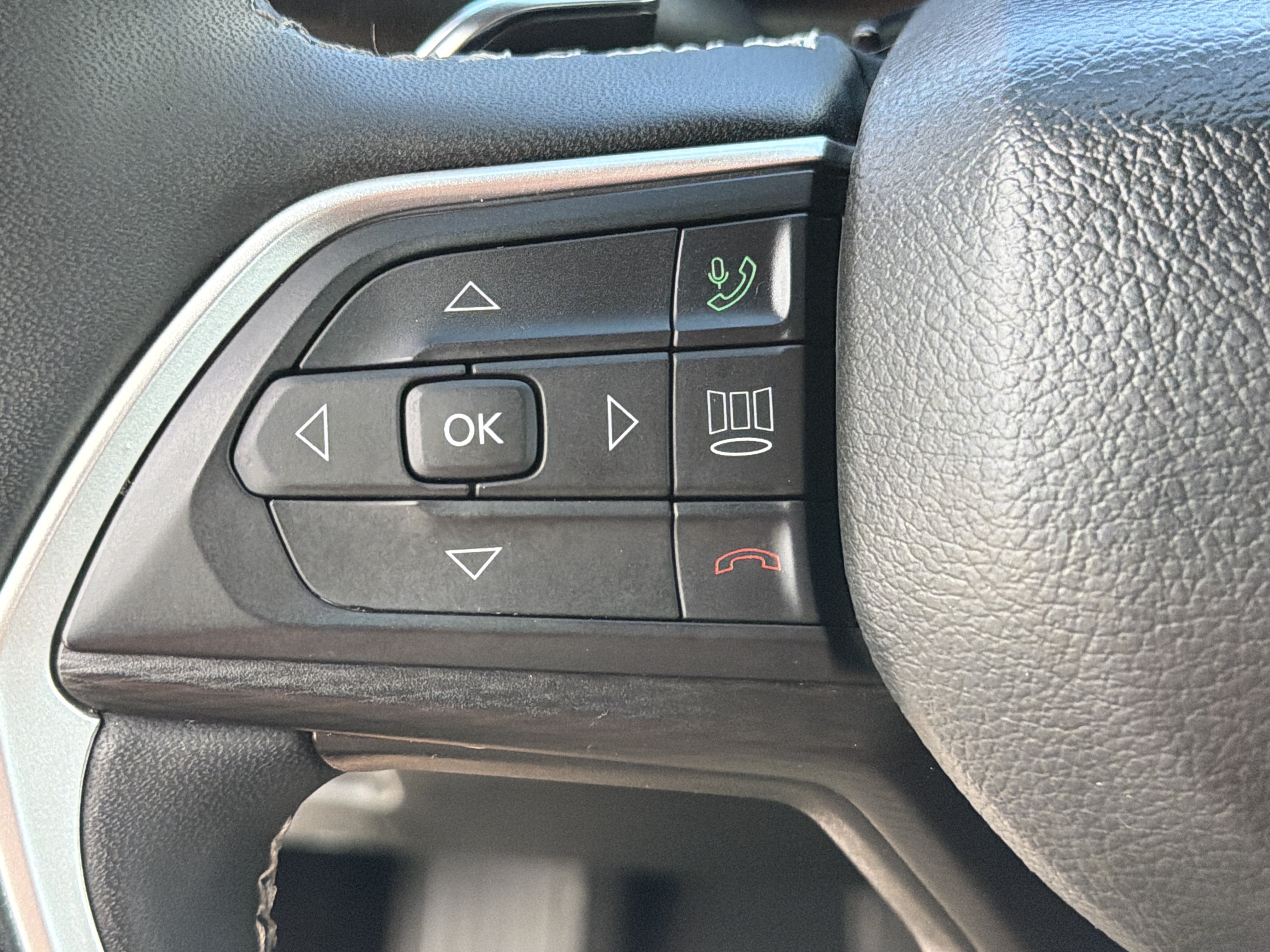 Used 2023 Bright White Clearcoat Jeep Altitude image 27
