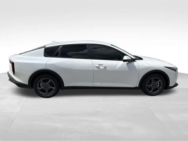 New 2026 Snow White Pearl Kia LXS image 8