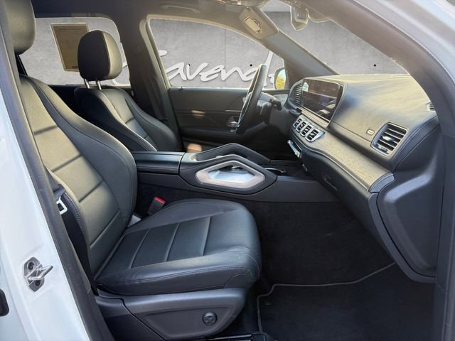 Used 2025  Mercedes-Benz GLS 450 image 24
