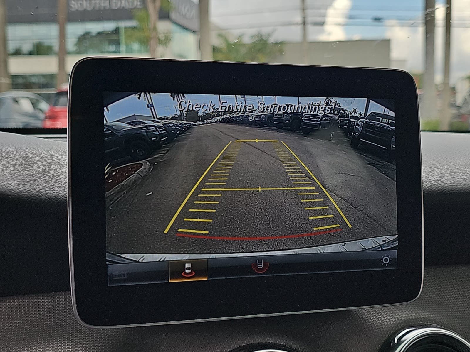 Used 2019 White Mercedes-Benz GLA 250 image 21