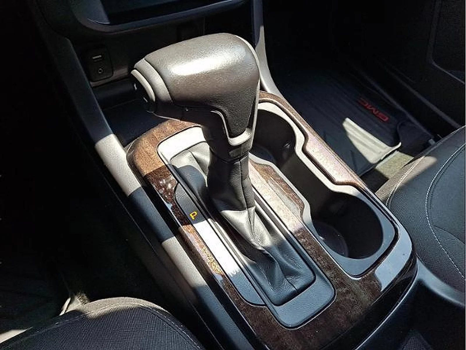 Used 2016 Cyber Gray Metallic GMC 2WD SLE image 12