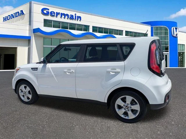 Used 2018 Clear White Kia Base image 7