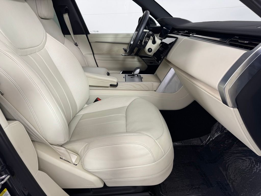 Used 2024 Carpathian Gray Premium Metallic Land Rover SE image 28