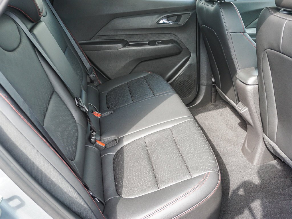 2027 Chevrolet Bolt RS - Photo 13