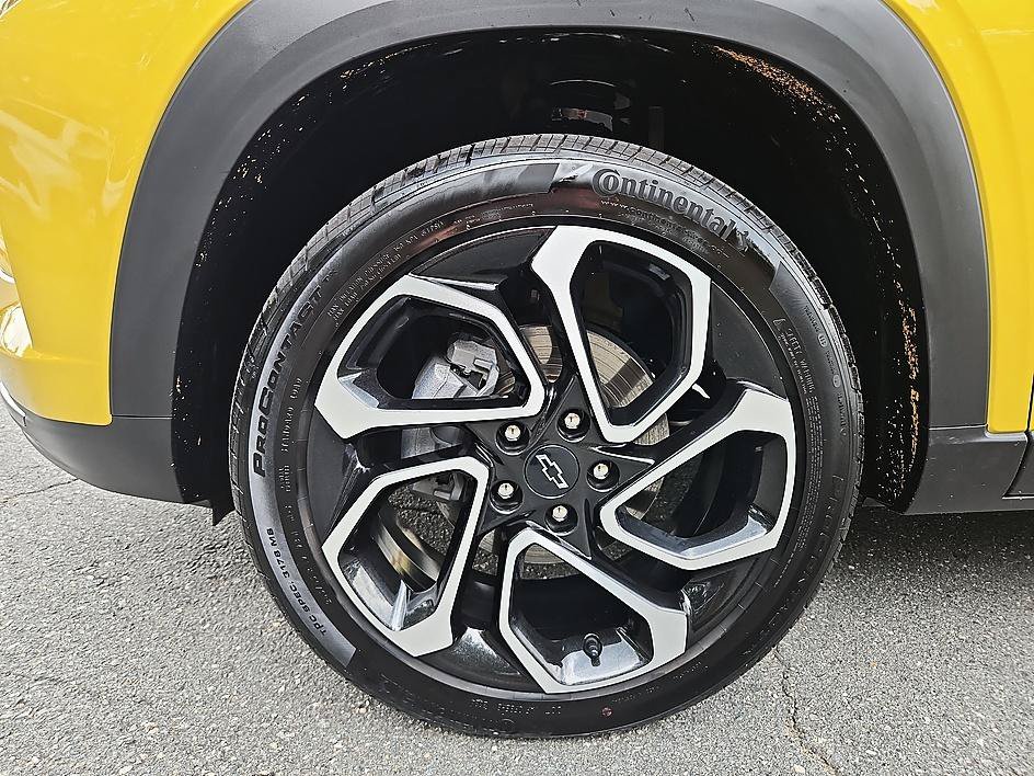 Used 2025 Nitro Yellow Metallic Chevrolet 2RS image 8