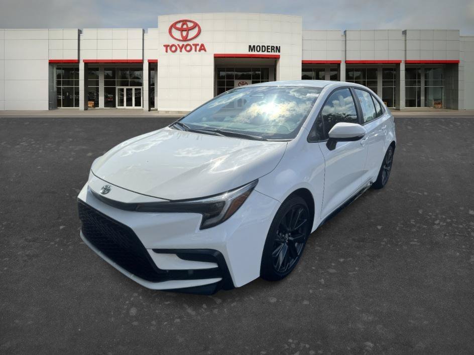 Used 2025 Ice Toyota SE image 1