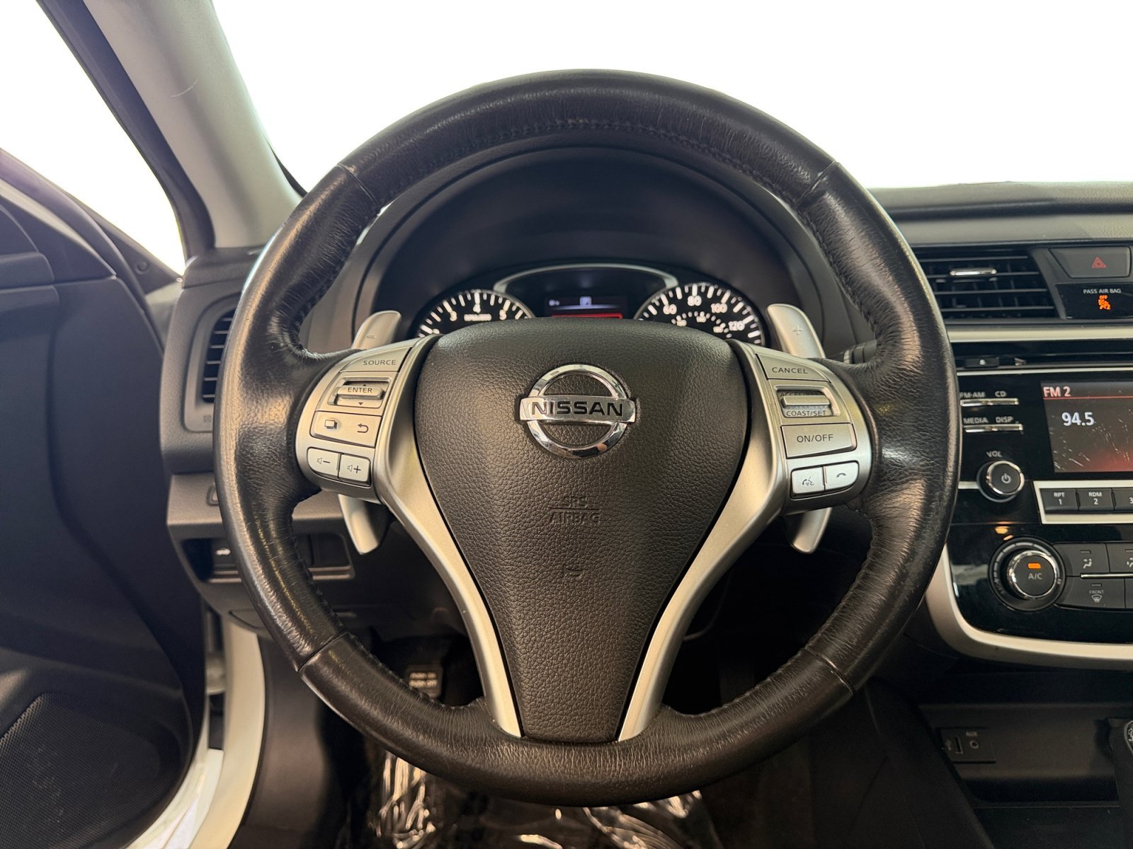 Used 2018 Pearl White Nissan 2.5 SR image 10