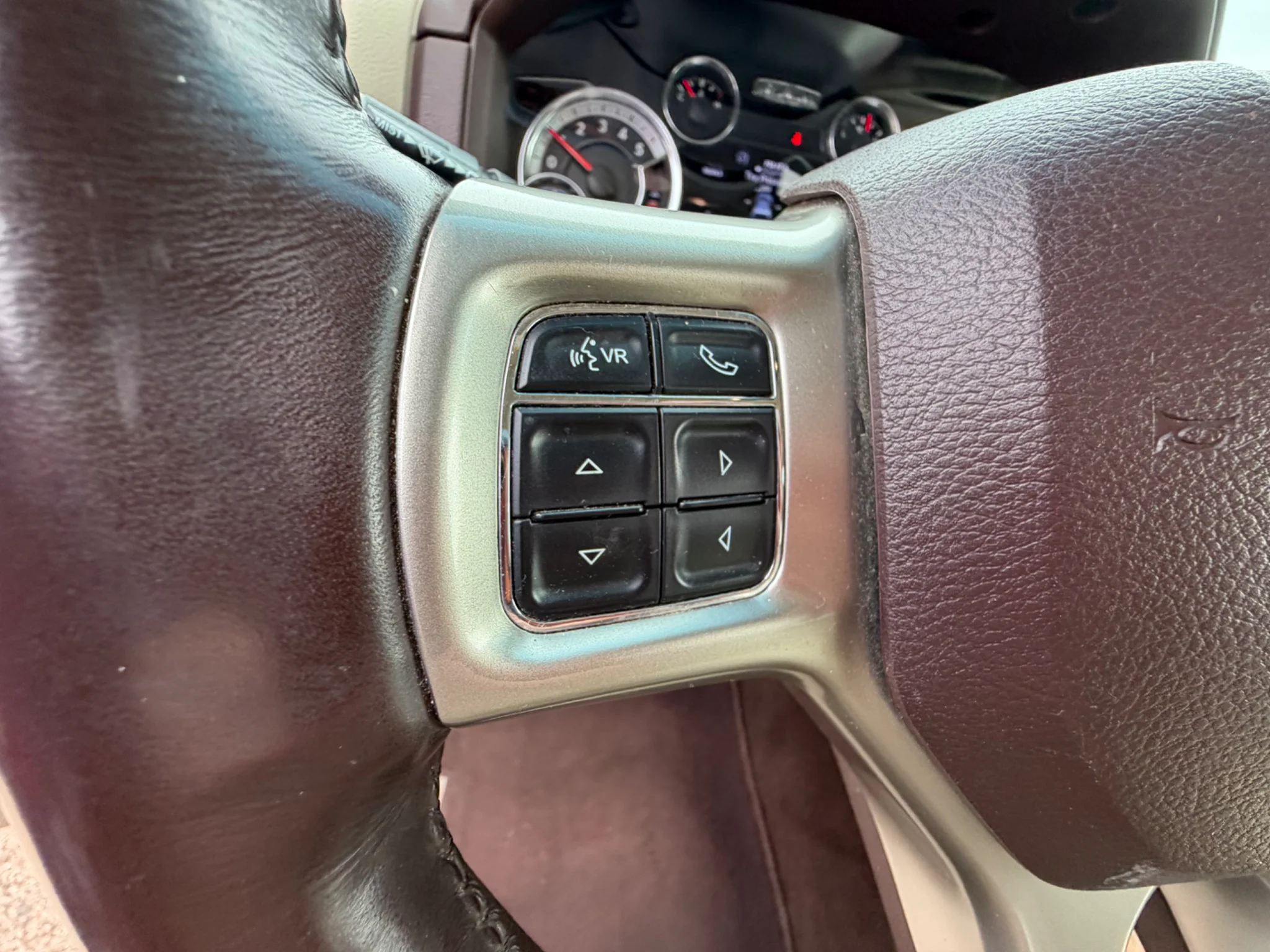 Used 2016 Granite Crystal Metallic Clearcoat Ram Laramie image 18