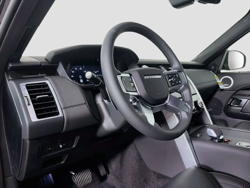 New 2026 Santorini Black Land Rover S image 9