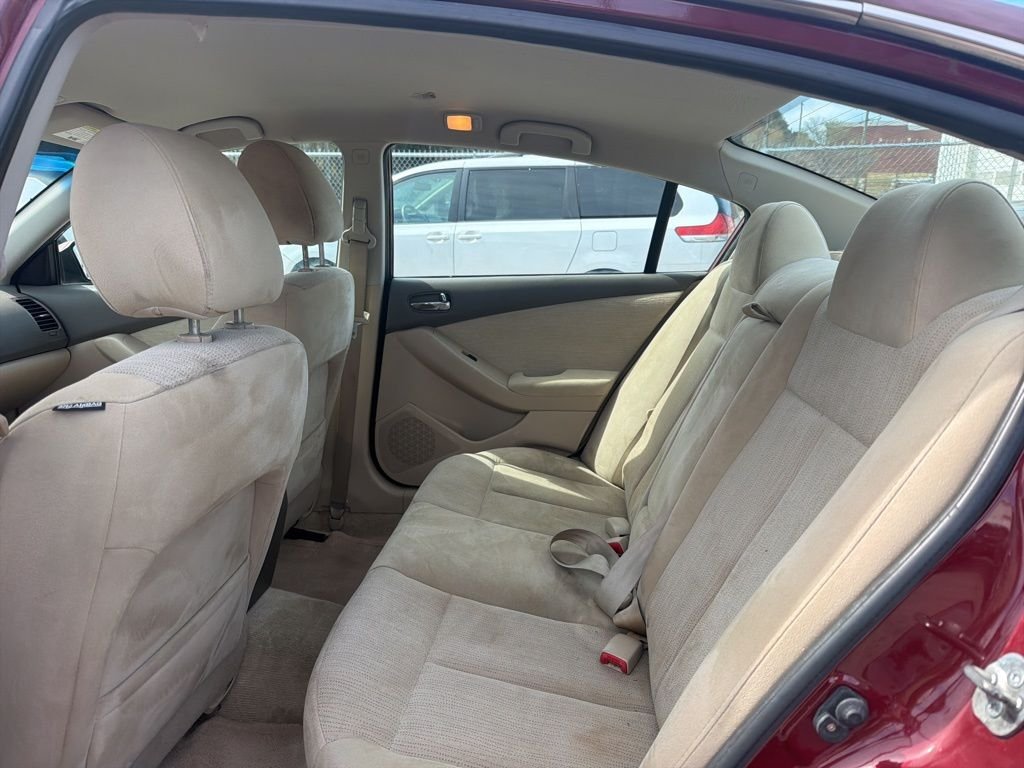 Used 2011 Red Nissan 2.5 S image 21