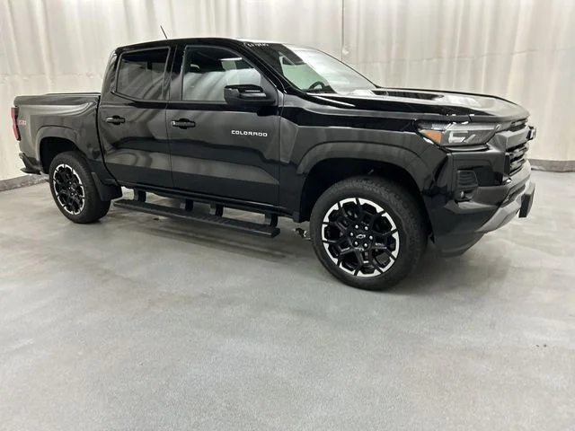 Used 2026  Chevrolet Z71 image 1