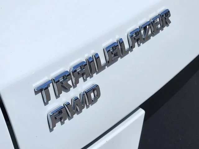 Used 2023 Summit White Chevrolet LS image 11