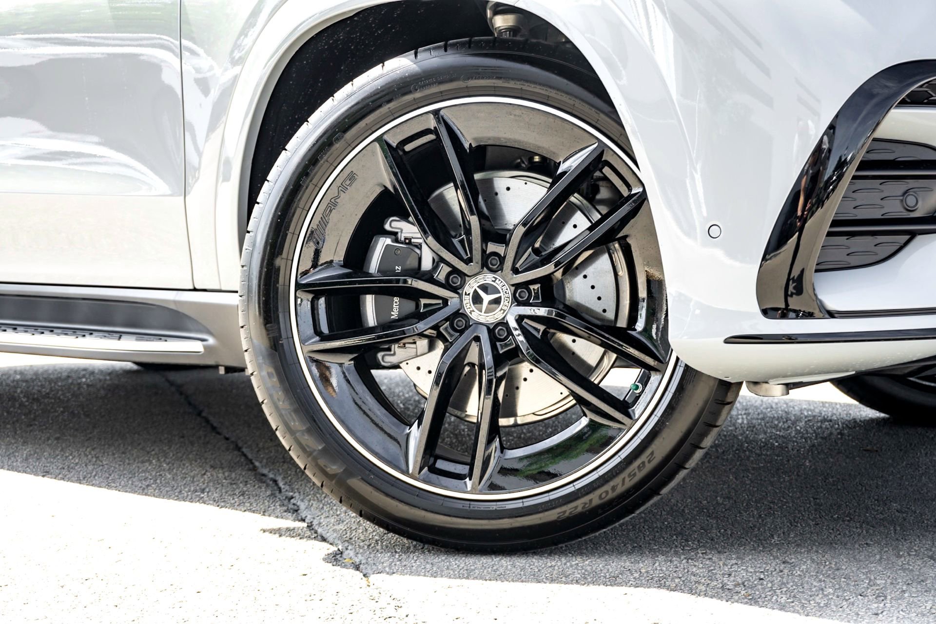 New 2026 MANUFAKTUR Alpine Grey Mercedes-Benz GLE 450 image 2
