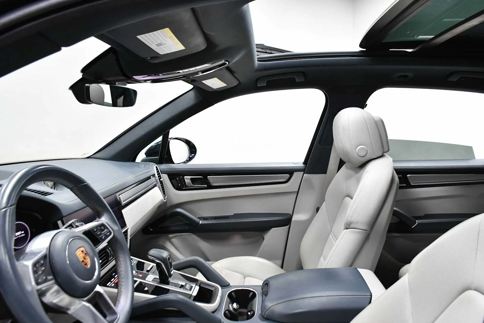 Used 2023 Black Porsche  image 12