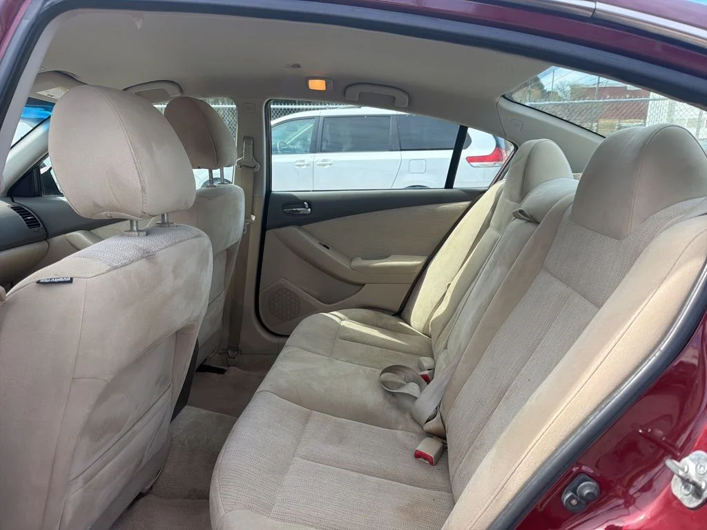 Used 2011 Red Nissan 2.5 S image 21