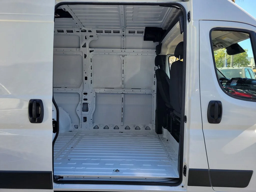 New 2026 Bright White Clear-Coat Exterior Paint RAM High Roof image 15