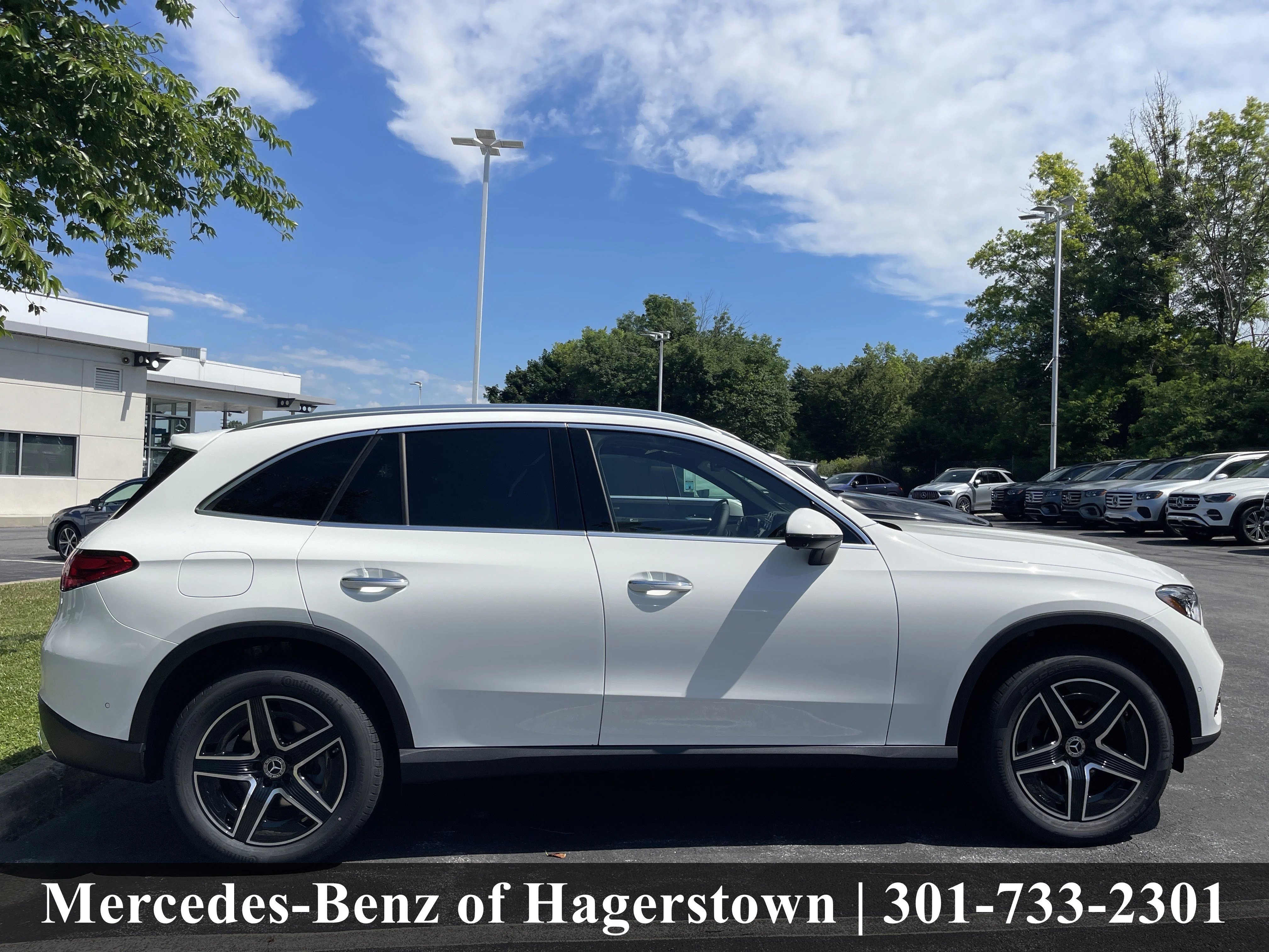 New 2026 Polar White Mercedes-Benz GLC 300 4MATIC® SUV image 9