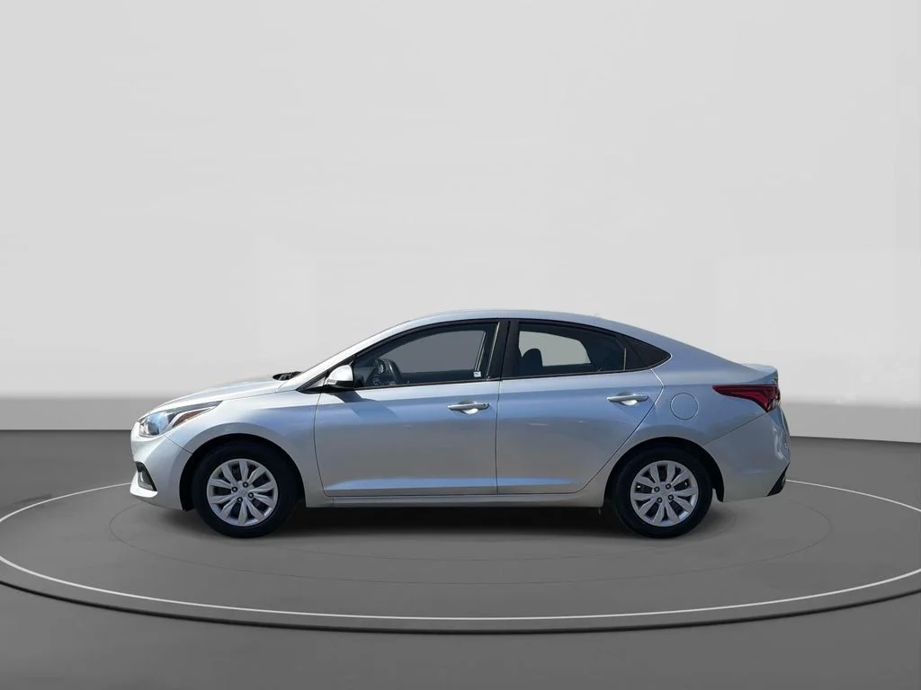Used 2020 Olympus Silver Hyundai SE image 3