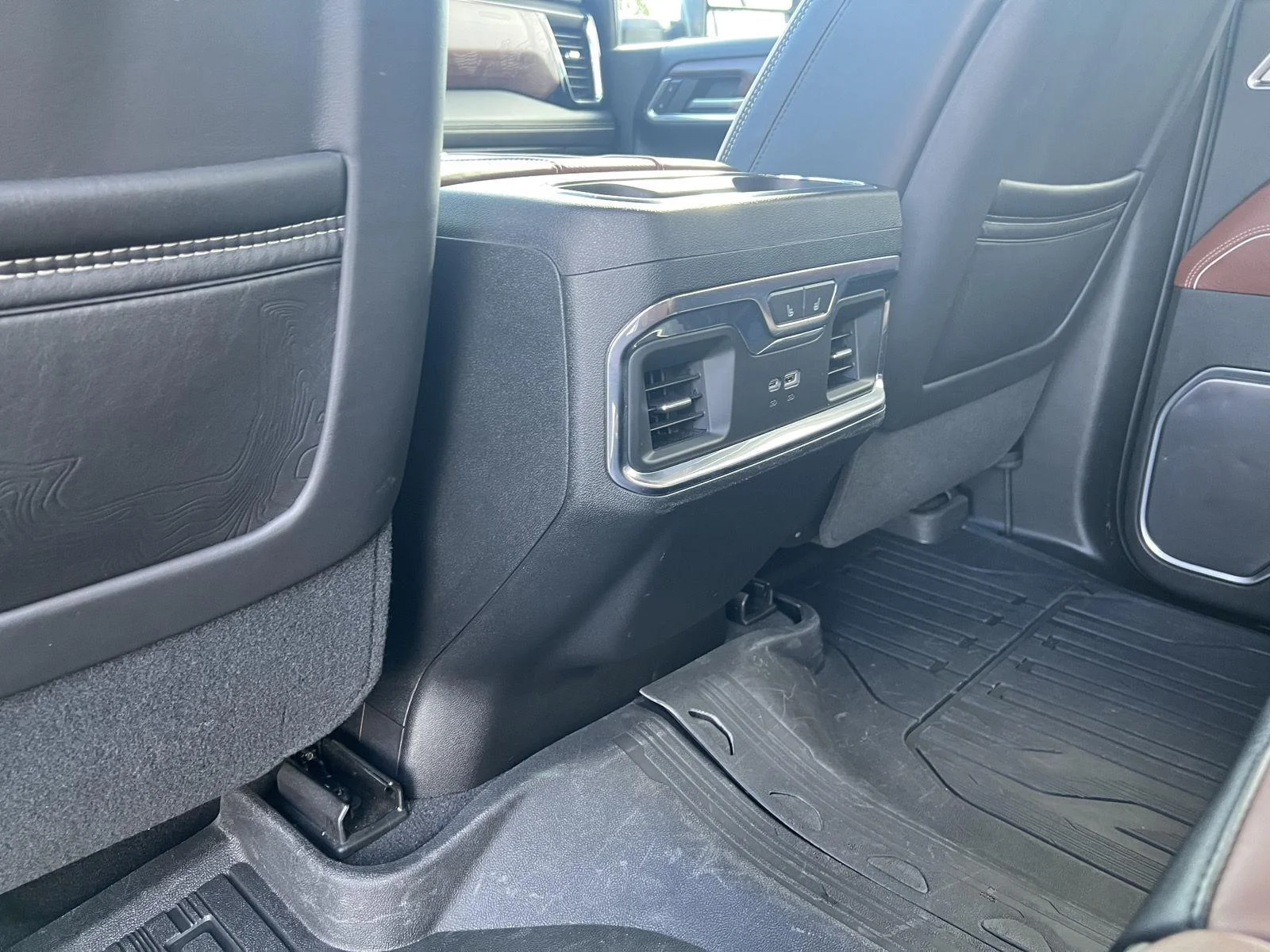 2024 GMC Sierra 3500HD Denali Ultimate - Photo 29