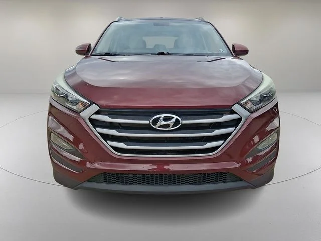 Used 2017 Red Hyundai SE image 3