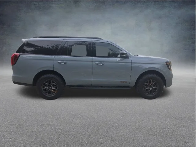 New 2027 Glacier Gray Metallic Tri-Coat Ford Tremor® image 9