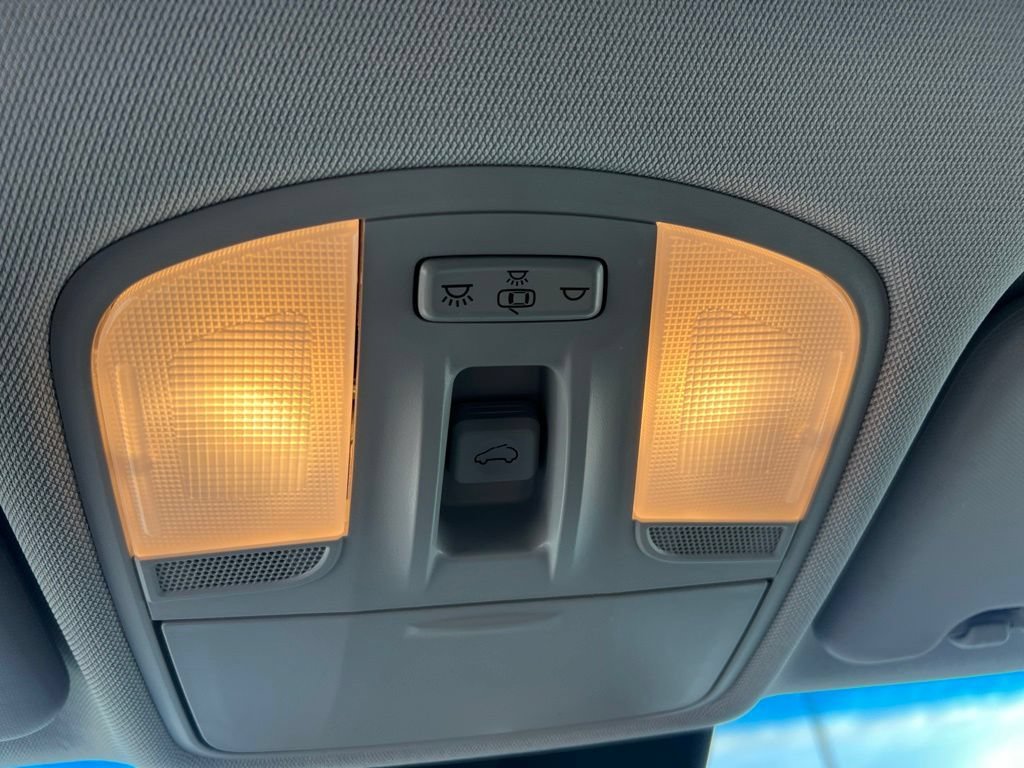 Used 2021 Lunar White Hyundai Limited image 21