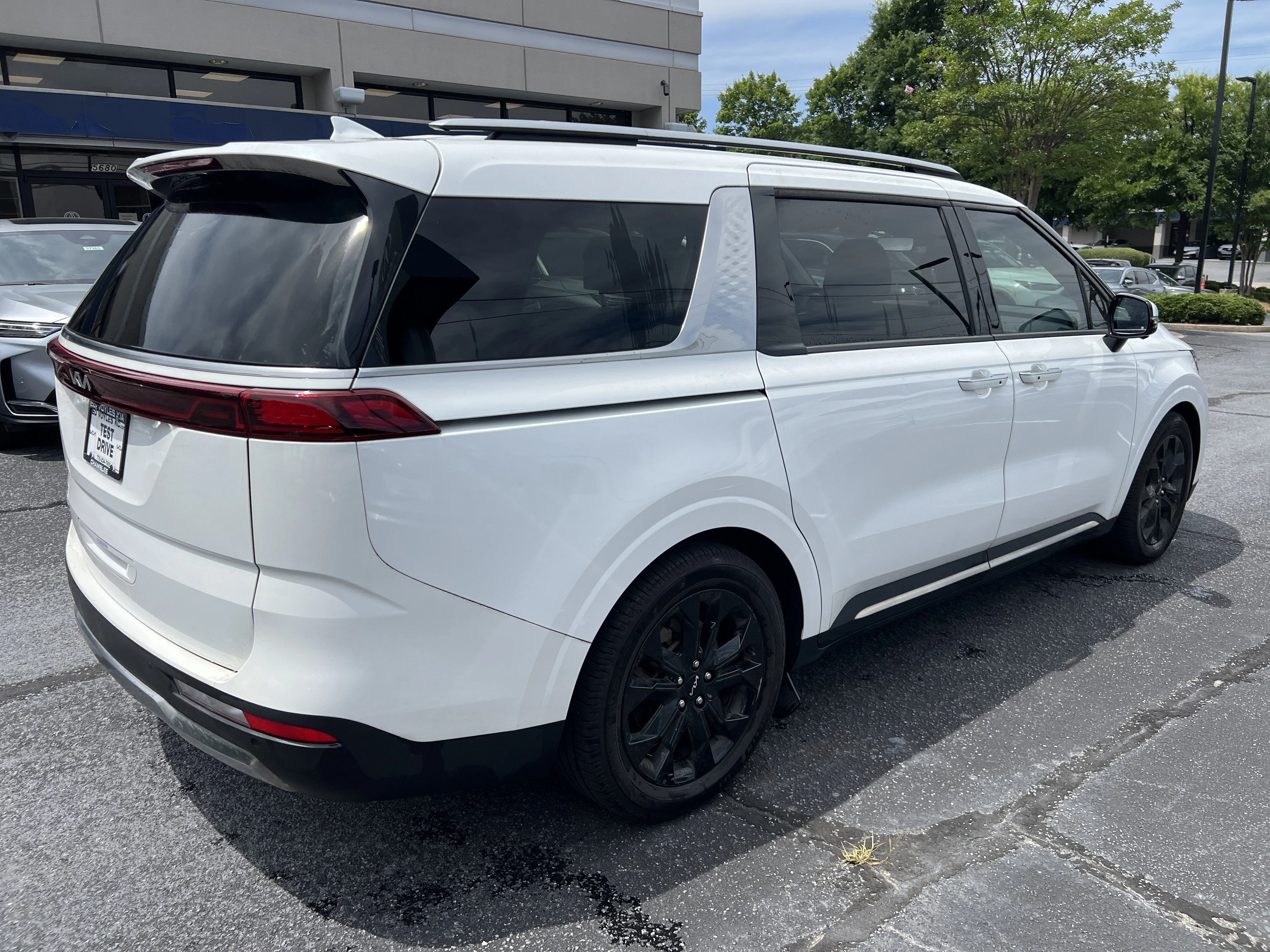 Certified Used 2023 Snow White Pearl Kia SX Prestige image 5