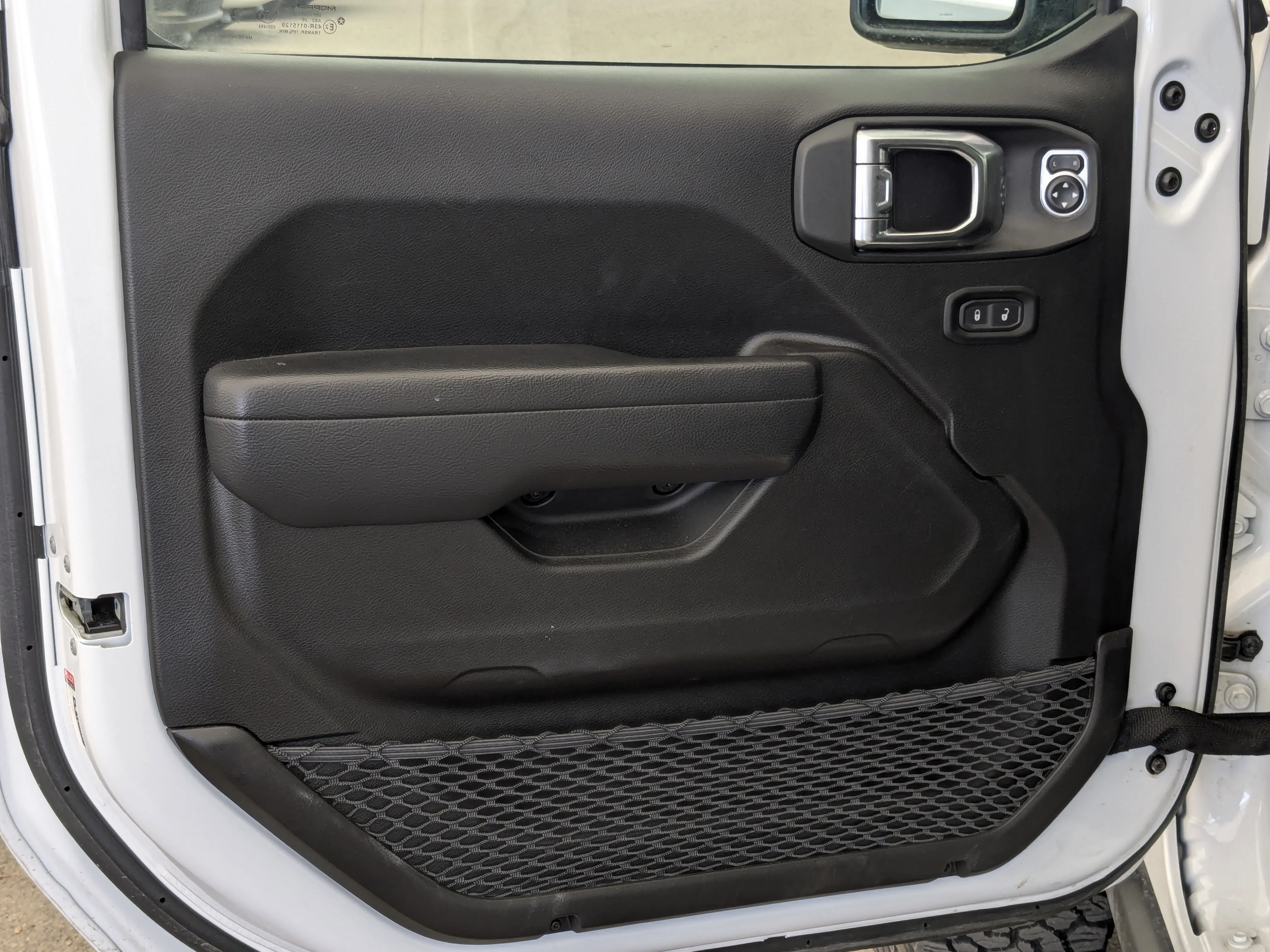 Used 2024 White Jeep Rubicon - Tech Grp - Safety Grp - Alpine Audio - Blind Spot - LED Lighting & More image 12