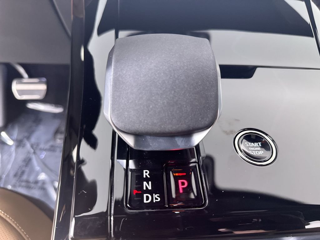 New 2026 OSTUNI PRL WHT Land Rover Dynamic SE image 18