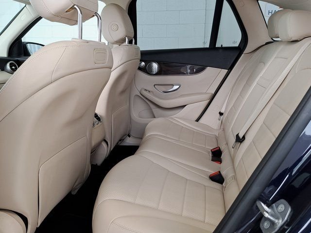 Used 2019  Mercedes-Benz GLC 300 image 24