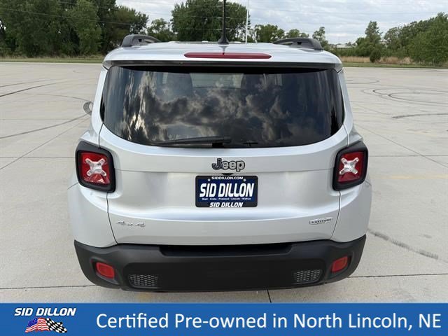 Used 2017 Glacier Metallic Jeep Latitude image 5