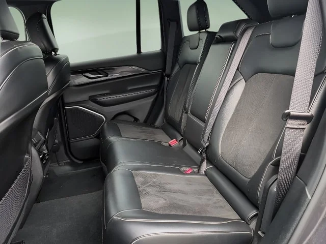 Used 2022 Baltic Gray Metallic Clearcoat Jeep Altitude image 18
