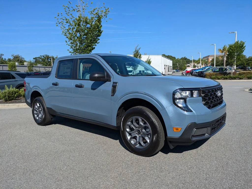 New 2026 Azure Gray Metallic Tri-Coat Ford XLT image 1
