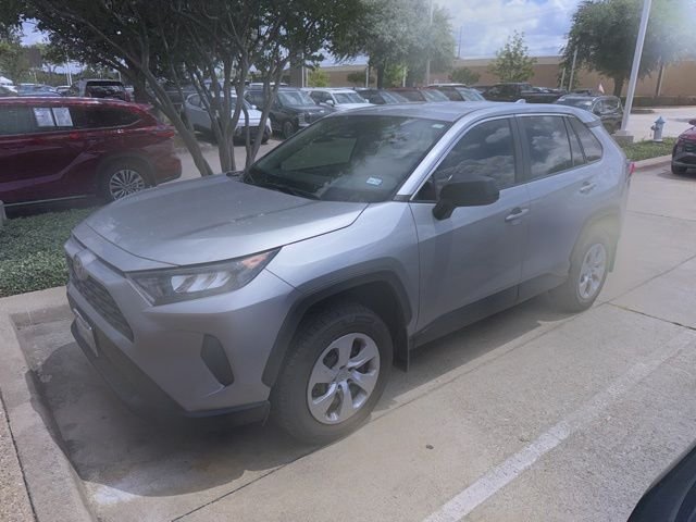 2022 Toyota RAV4 LE FWD's photo