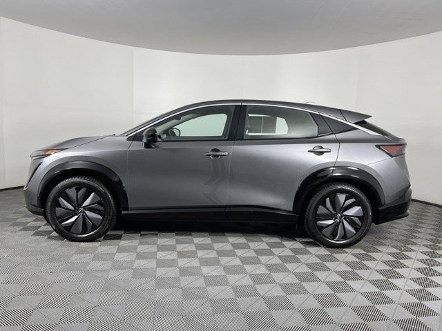 Used 2023 Gun Metallic Nissan ENGAGE image 4