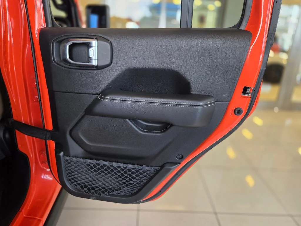 Used 2020 Punkn Metallic Clearcoat Jeep Rubicon image 23