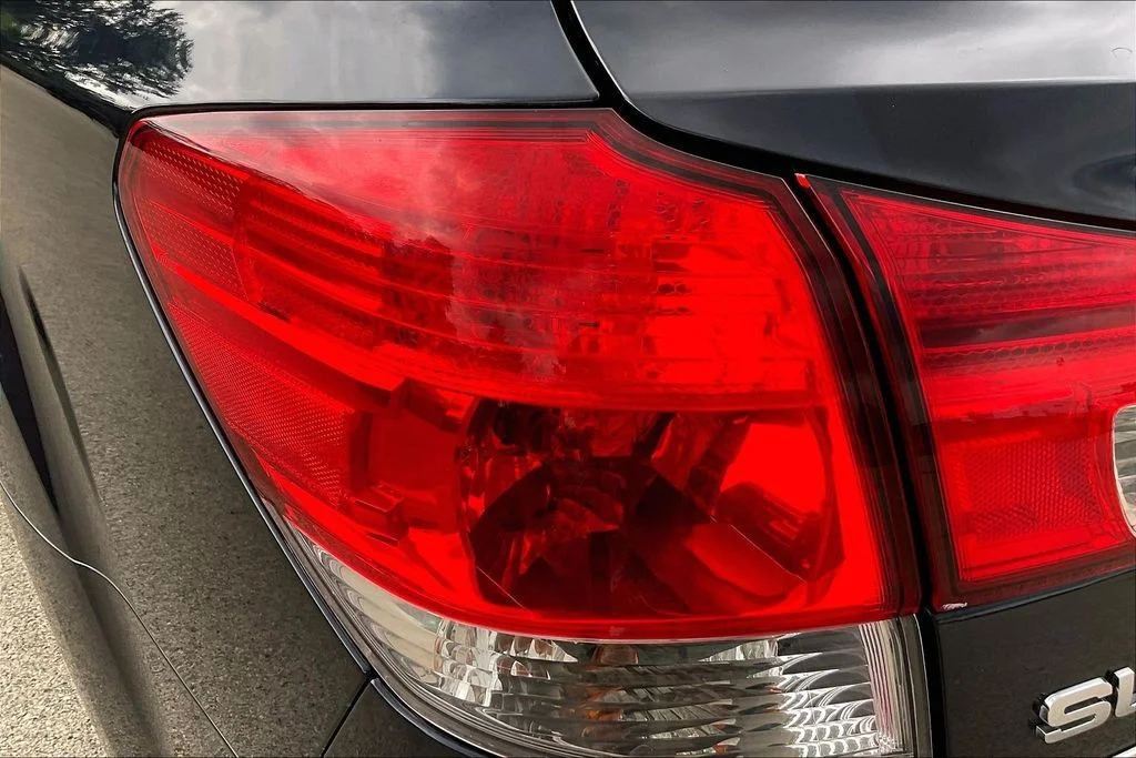 Used 2014 Blue Subaru 2.5i image 29