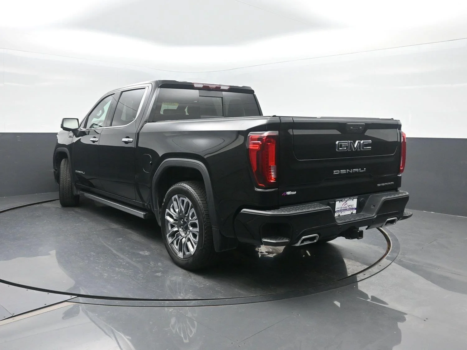 Used 2025 Onyx Black GMC Denali Ultimate image 49