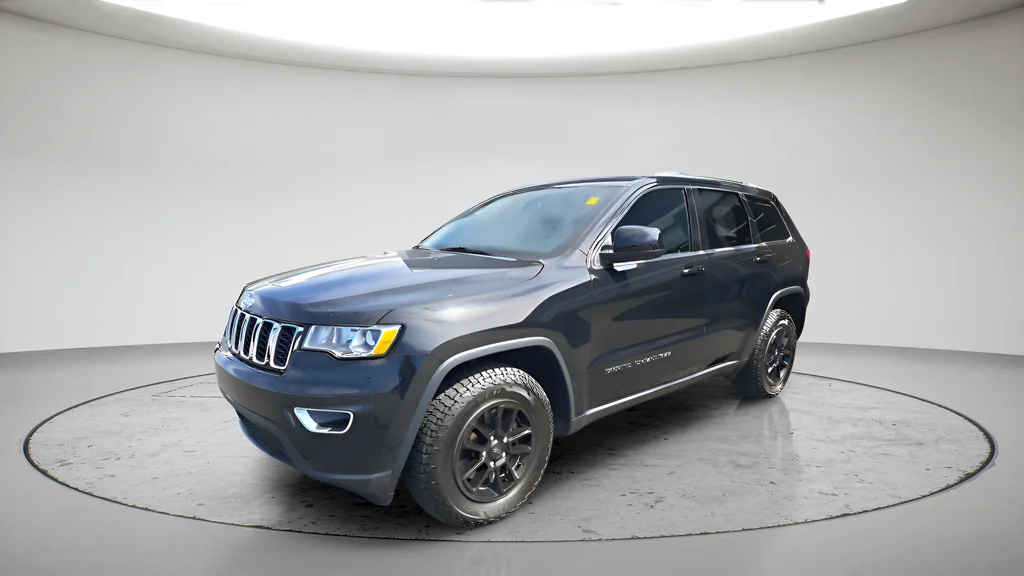Used 2020 Black Jeep Laredo E image 7