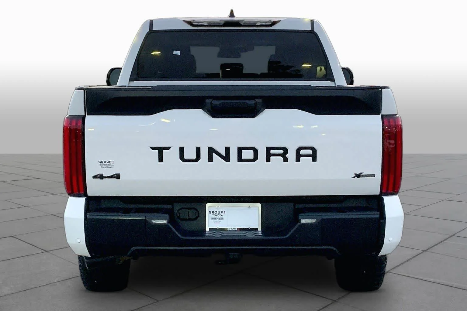 Used 2023 Ice Cap Toyota SR5 image 5
