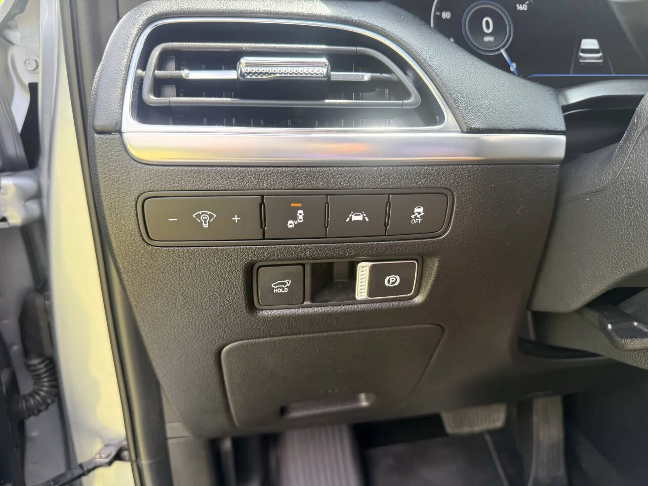 Used 2021 Gray Hyundai Limited 4dr SUV image 19