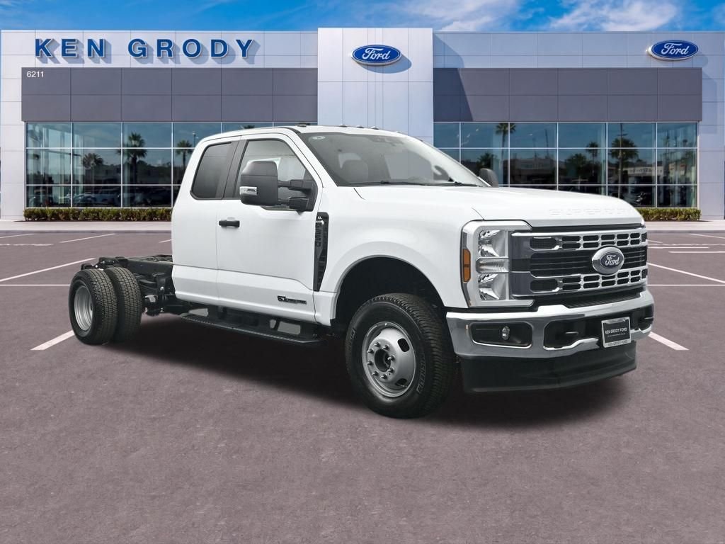 2025 Ford F-350 XL 4x4 SuperCab 168-In DRW's photo