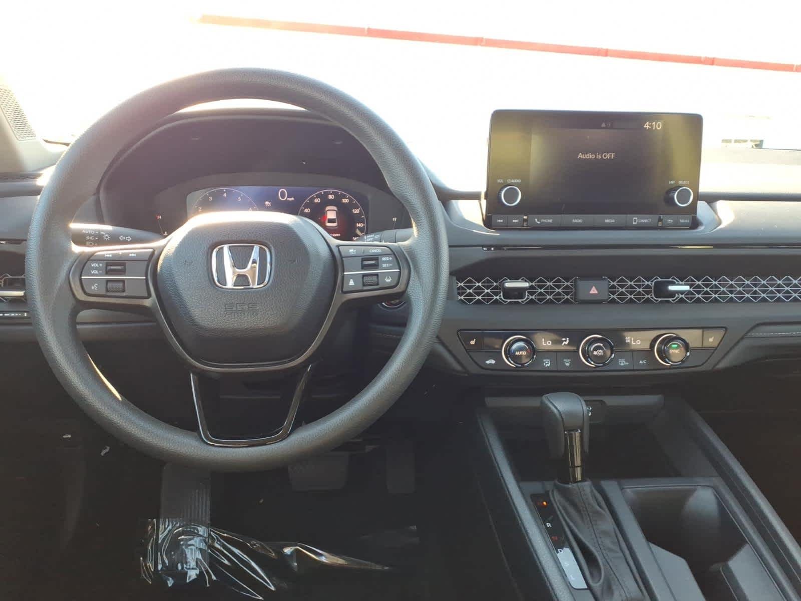 2025 Honda Accord SE - Photo 14