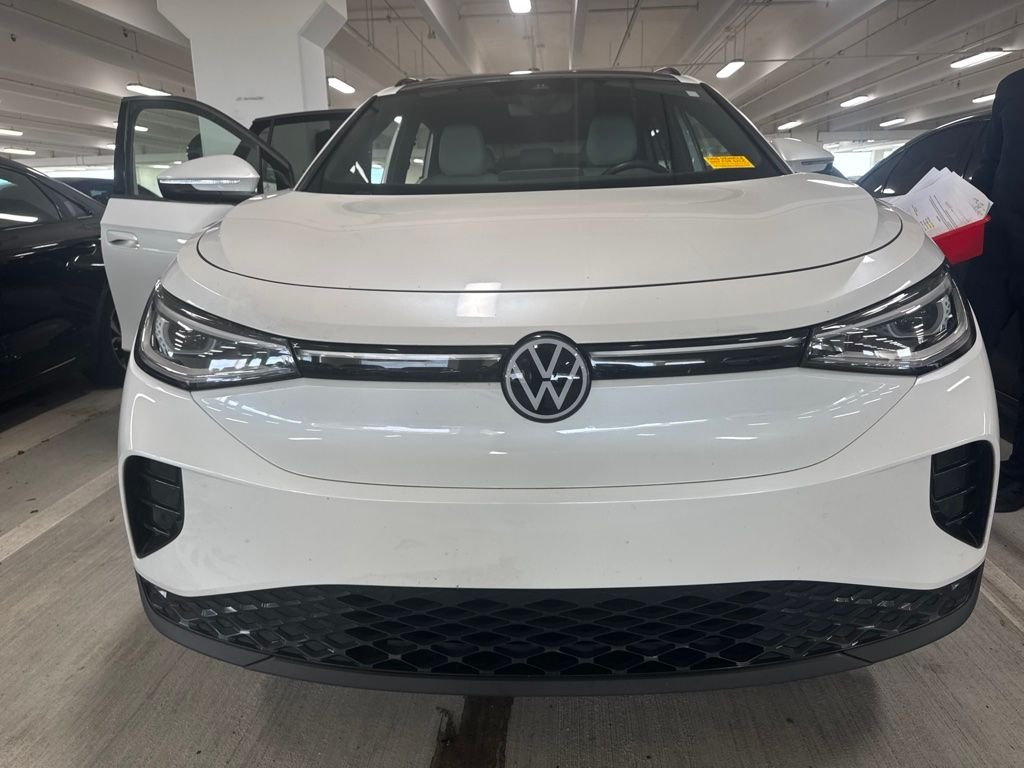 Used 2024 White Volkswagen S image 7