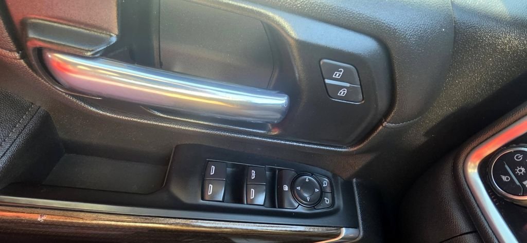 Used 2023 Summit White Chevrolet LT image 15