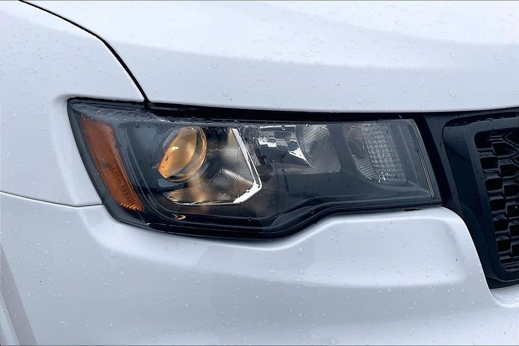 Used 2019 Bright White Clearcoat Jeep Altitude image 33