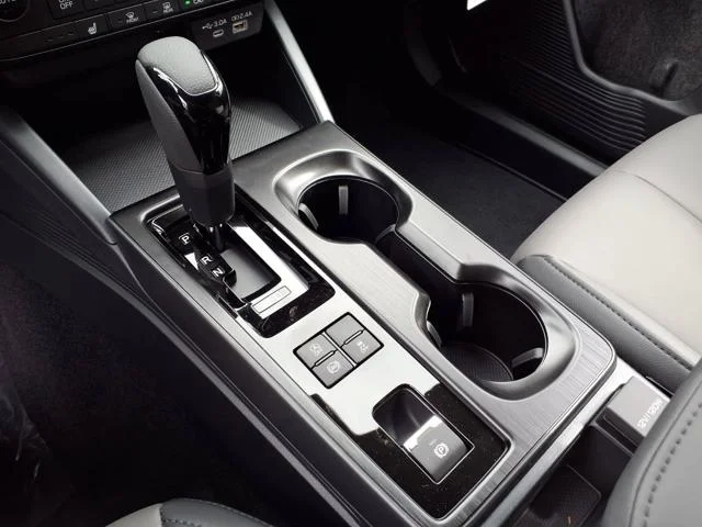 New 2026 CRYSTAL WHITE PEARL Subaru Premium image 4